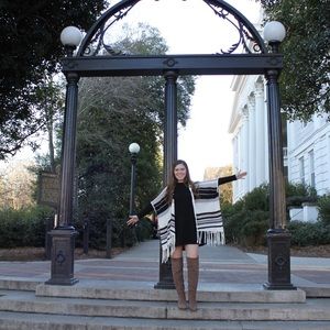 Meet your Posher, Cierra